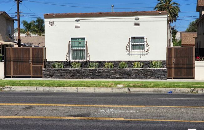 5918 S FIGUEROA ST