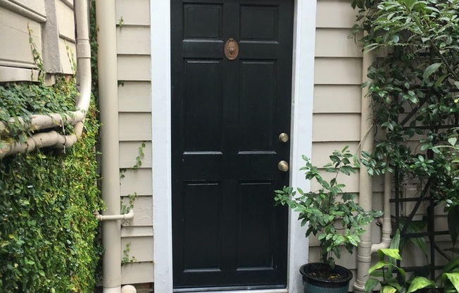 Charming Carriage Home Near The Charleston Battery