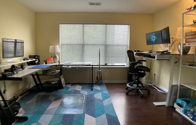 2 beds, 2 baths, $1,595, Unit Unit 1A32
