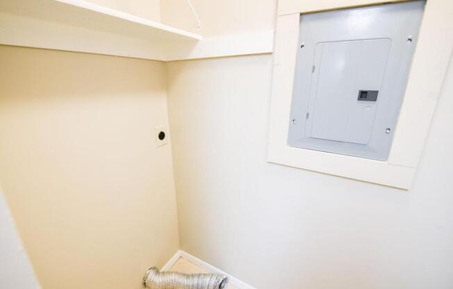 2 beds, 2 baths, 898 sqft, $1,950