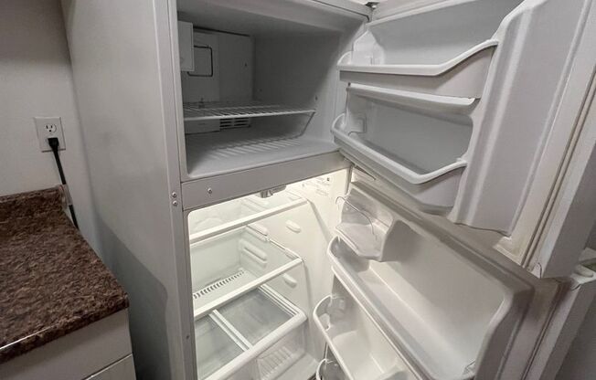 2 beds, 1 bath, $1,020, Unit 101