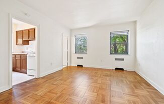 1 bed, 1 bath, $1,000, Unit 201