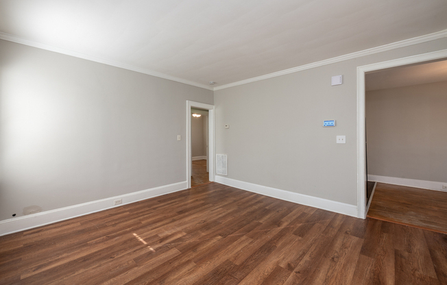 1095 DECKNER AVE SW