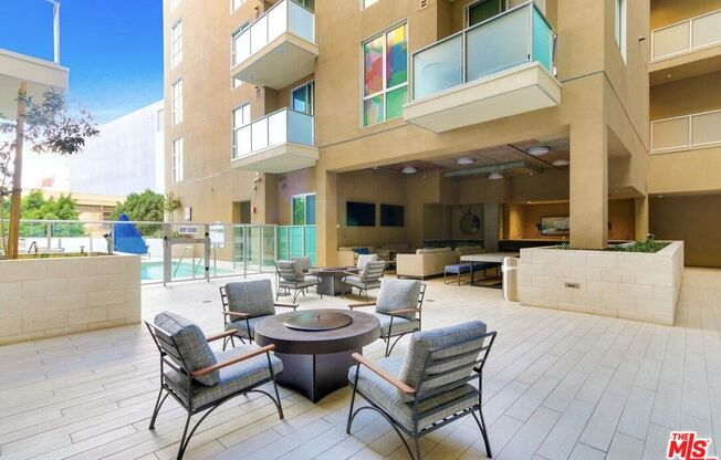 Studio, 1 bath, 566 sqft, $1,787, Unit 517