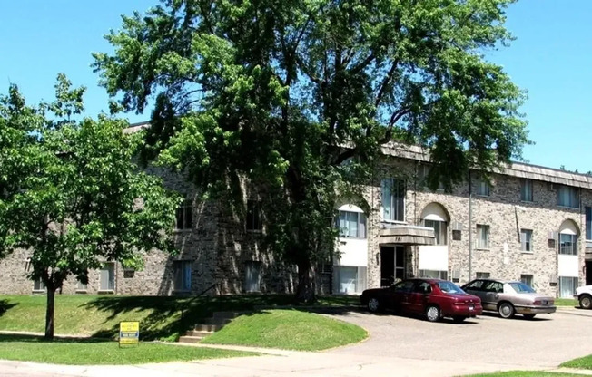 1 bed, 1 bath, 799 sqft, $1,090