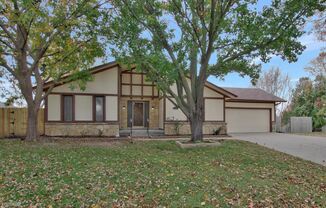 8509 E Arthur Cir