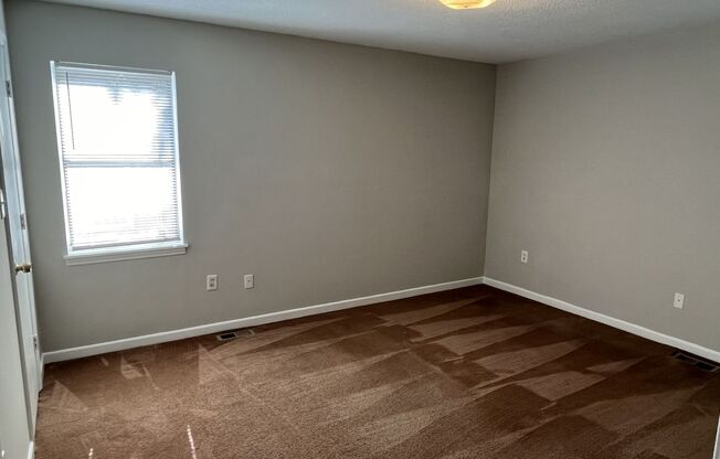 2 beds, 1 bath, $1,300