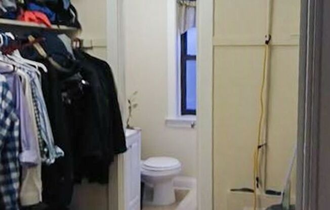 Studio, 1 bath, 355 sqft, $1,375, Unit 1948-3R