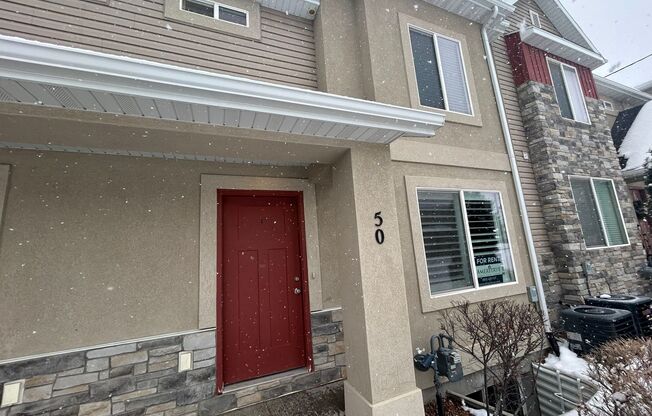 3 Bedroom 2.5 Bathroom Townhome in Santaquin!