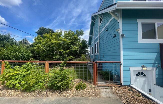 Beautiful Craftsman 5 bed + Office / 3 bath home in Beacon Hill