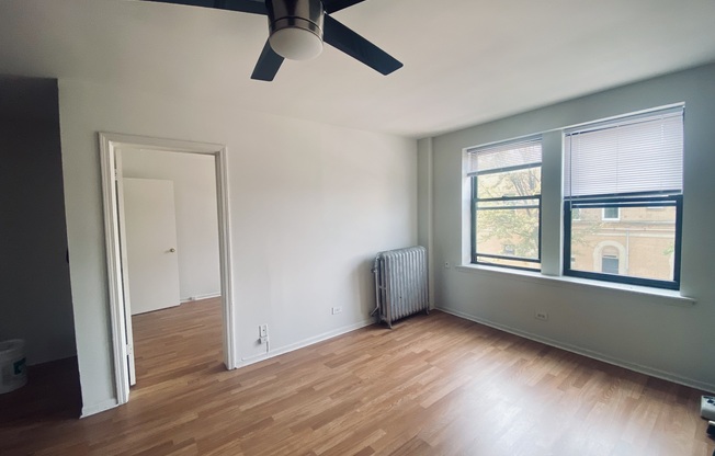 3933 CLARENDON