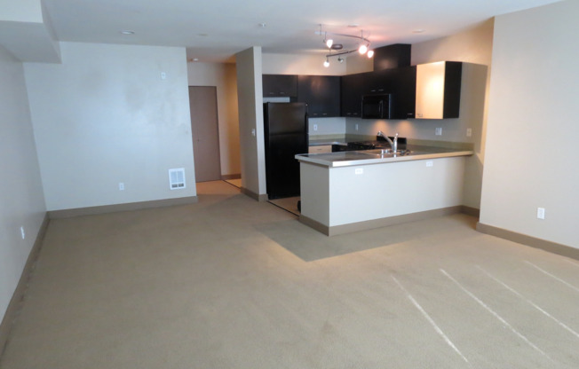Spacious Belltown Condo @ the Ideal Location!
