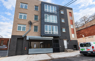 1228 W COLLEGE AVE