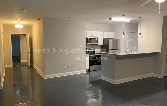 1 bed, 1 bath, 814 sqft, $1,195, Unit 11
