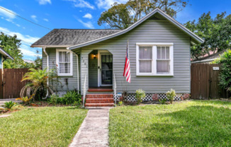 Furnished 2-Bedroom Corner Lot Home in Old Seminole Heights!
