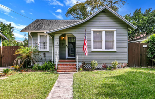 Furnished 2-Bedroom Corner Lot Home in Old Seminole Heights!