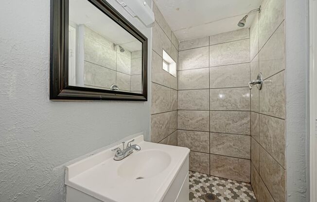 Affordable 3BD/2BA single-family house!