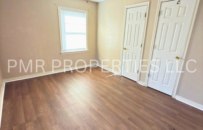 2 Bedrooms/1 Bathroom House