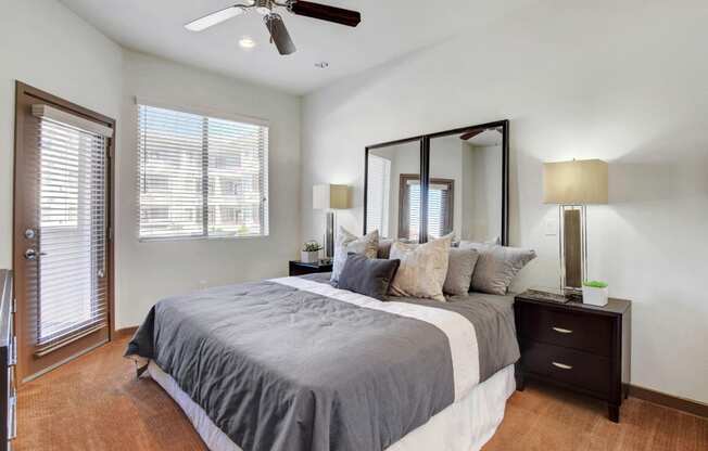 The Lennox - Las Vegas Luxury Apartments