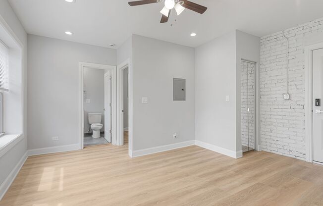 1 bed, 1 bath, 372 sqft, $1,695, Unit 1631-2E