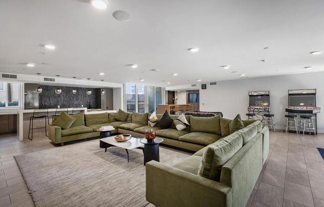 1 bed, 1 bath, 2,308 sqft, $5,600, Unit 232