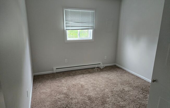 2 beds, 1 bath, 780 sqft, $1,625, Unit D06