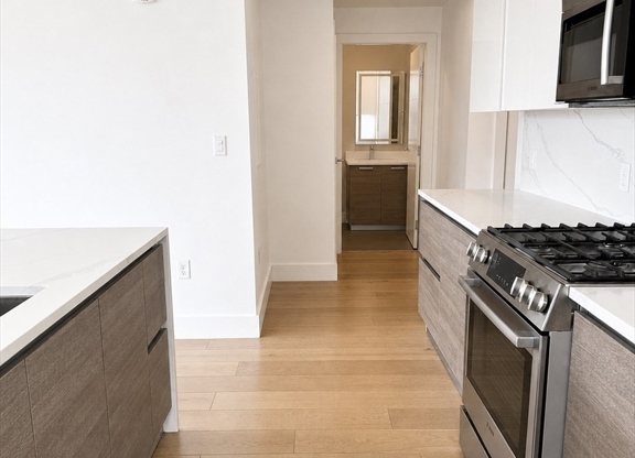 2 beds, 2 baths, 1,089 sqft, $4,500, Unit 501
