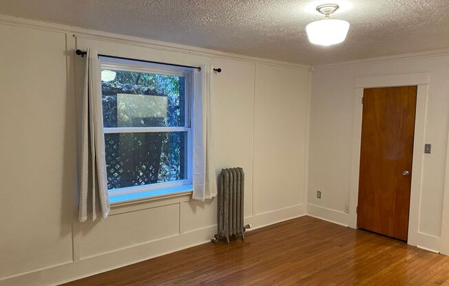 Studio, 1 bath, 450 sqft, $910, Unit 7