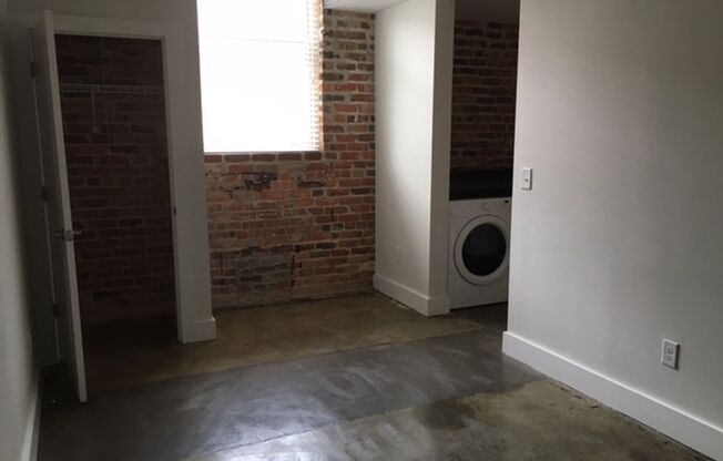 1 bed, 1 bath, 569 sqft, $1,170, Unit Apt 101