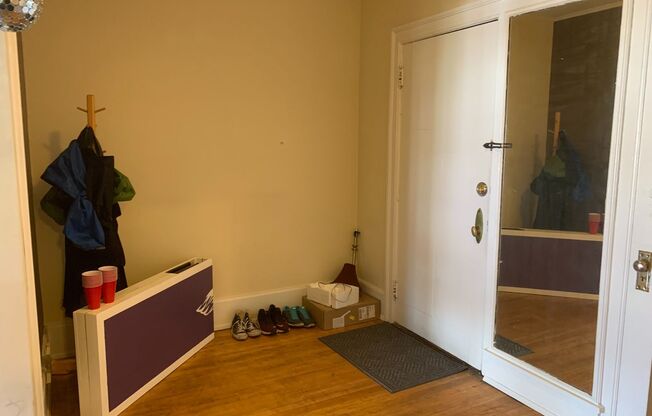 4 beds, 2 baths, $2,395, Unit 9