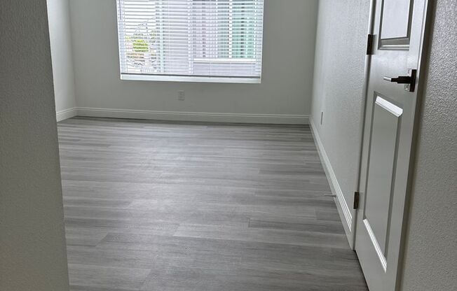 2 beds, 1 bath, 850 sqft, $2,325, Unit 9155-10