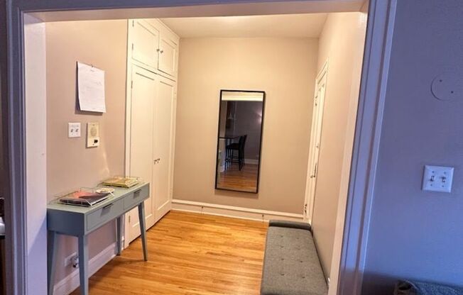 Oak Park Apartment!