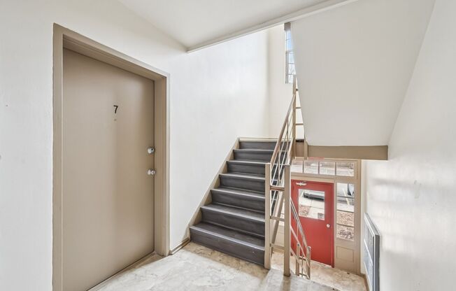 2 beds, 1 bath, 610 sqft, $850, Unit 195-03