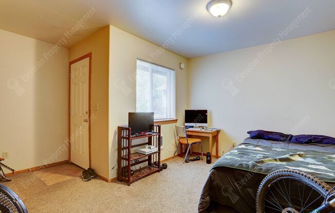 2 beds, 1 bath, $1,700, Unit APARTMENT 2