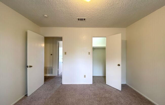 2 beds, 1.5 baths, 1,048 sqft, $1,700