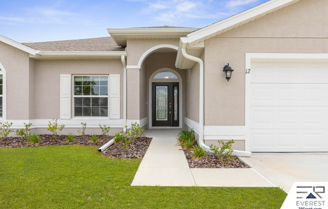 12 LYSANDER LN