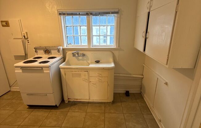 1 bed, 1 bath, $800