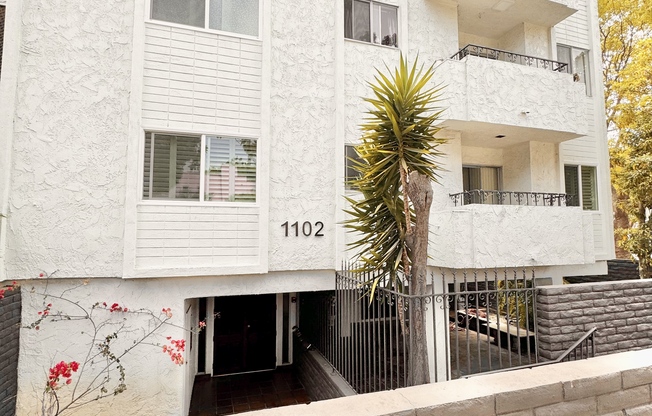 402 N. Ardmore Ave.