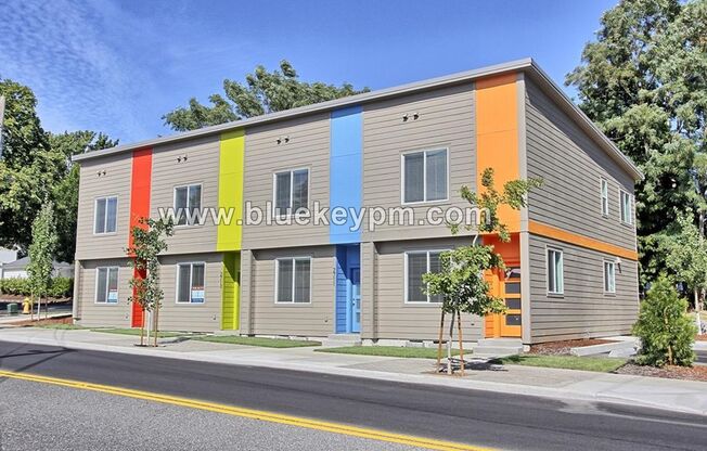 2 Bed, 2.5 Bath Townhome on Broadway and E. 28th Street