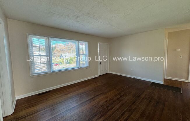 3 beds, 1 bath, $1,395