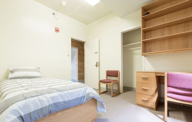 Studio, 1 bath, 200 sqft, $939, Unit 352