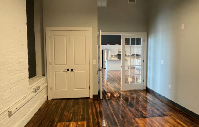 2 beds, 2 baths, 1,300 sqft, $2,375, Unit 600-404