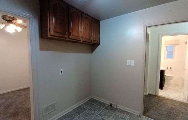 3 beds, 1 bath, $1,300