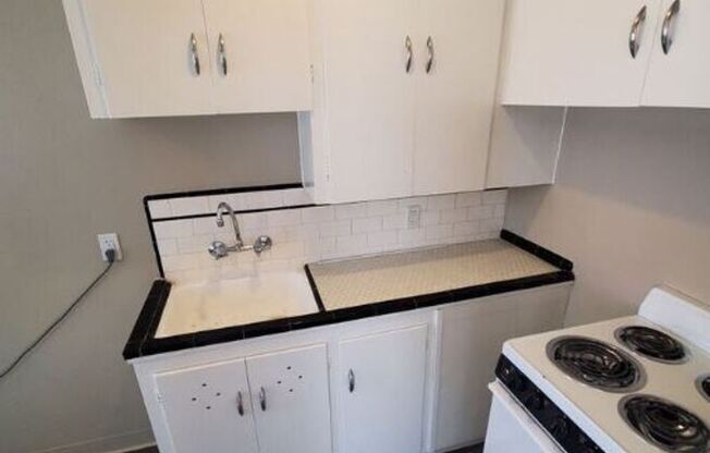 1 bed, 1 bath, $1,560, Unit 2