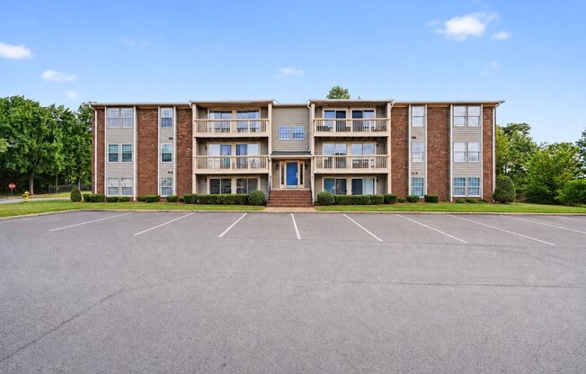 Move-In Ready 3-Bedroom Condo Near UNCC & LYNX Blue Line!