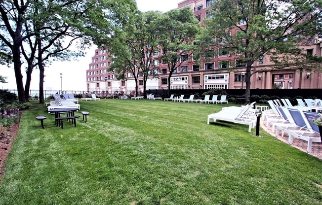 1 bed, 1 bath, 863 sqft, $4,000, Unit 40E