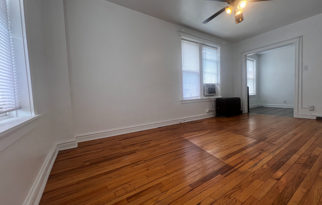 Studio, 1 bath, 450 sqft, $945, Unit 414