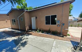 2 beds, 1 bath, $3,300