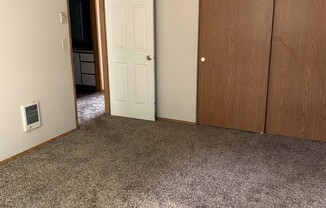 2 beds, 1 bath, 756 sqft, $1,250, Unit CNV 05