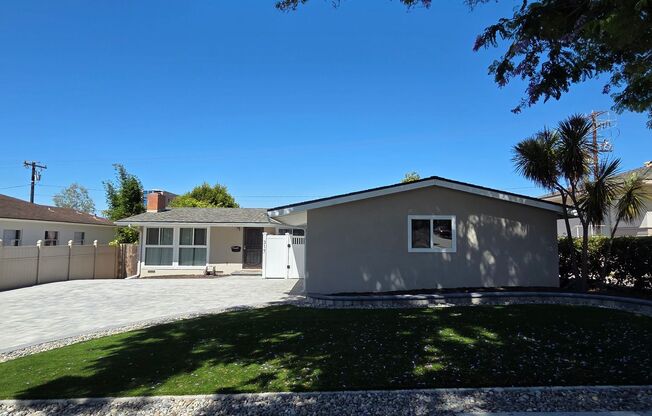 4+2 Single Family home on desirable Ventura street Near Hospital